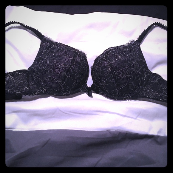 Sexy 32B black and gold laced Bra.