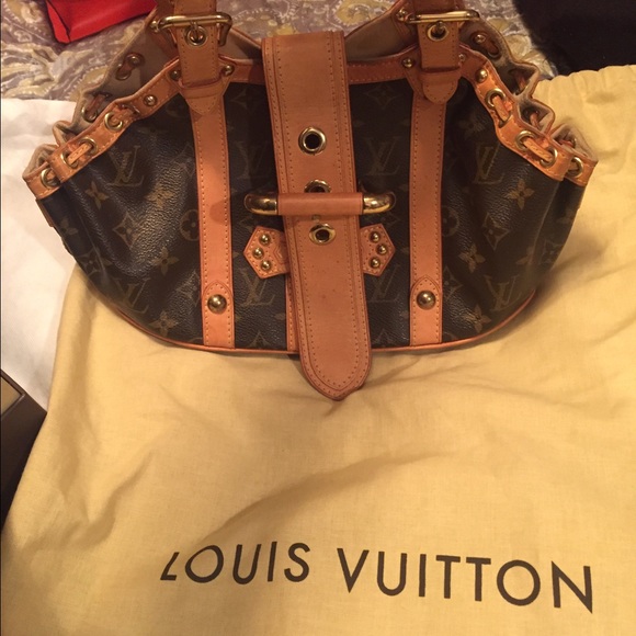 Louis Vuitton special edition .. RARE😍 - Picture 2 of 4