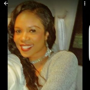 Meet your Posher, Roxanne