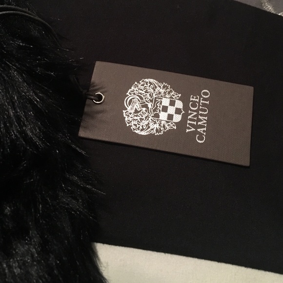 Vince Camuto black fur vest - Picture 2 of 4