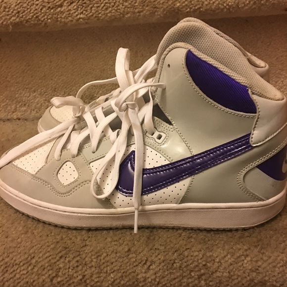 Nike tennis shoes