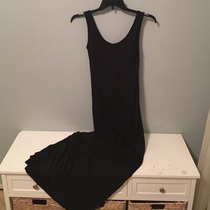 Black sleeveless maxi dress