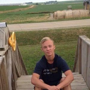 Meet your Posher, Travis