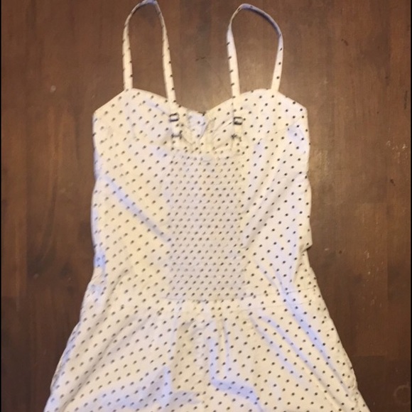 *SOLD* H&M Romper - Picture 3 of 3