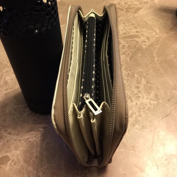 Wallet - Picture 4 of 4
