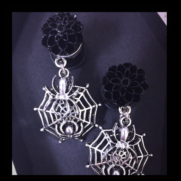 Handmade Spiderweb Plugs! Multiple Sizes