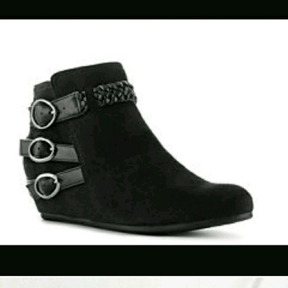 Looking for Crown Vintage Rory Wedge Bootie