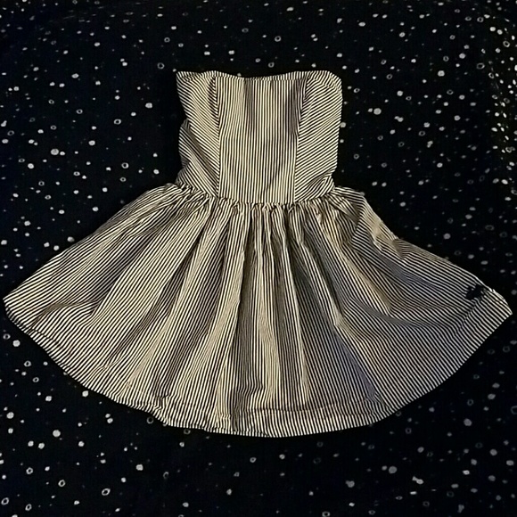 Strapless dress (navy and white)