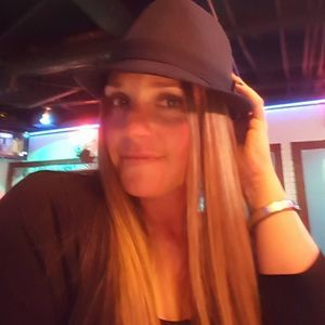 Meet your Posher, Leslie