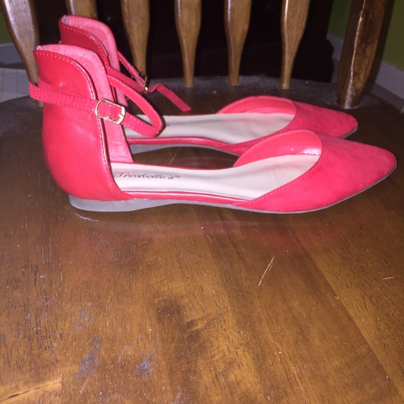 Red pointed Breckelle's flats - Picture 2 of 2