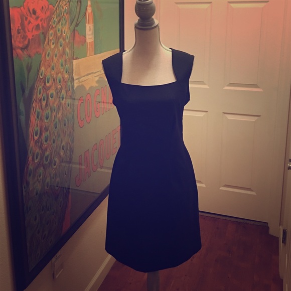 Classiques Entier Faux Pocketed Black Dress - Picture 1 of 4