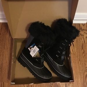 Khombu Winter Boots Size 9.  NWT