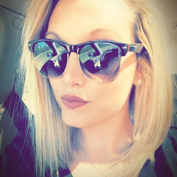 Meet your Posher, Jessica - Picture 1 of 1