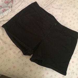 AEO black twill midi shorts