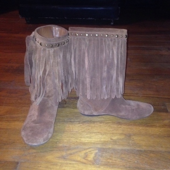 Fringe boots