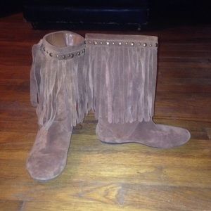 Fringe boots