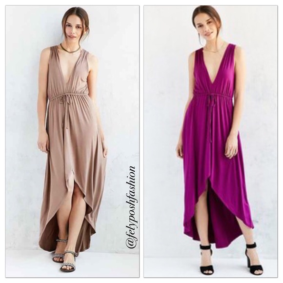 Urban Outfitters Dresses & Skirts - Urban Outfitters Kimchi Blue Plunging Hi Low Maxi
