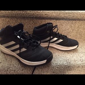 Boys basketball sneakers