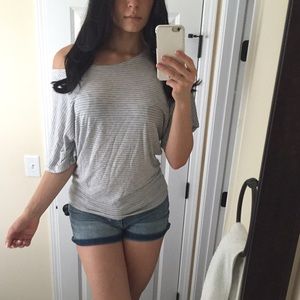 Gray white stripe basic tee shirt