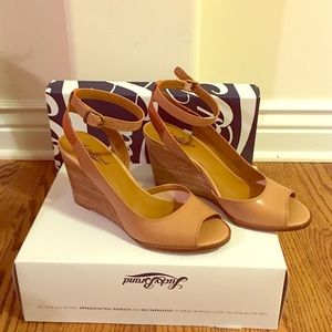 Lucky Brand size 10 Tan Sandal.  Only Worn Once