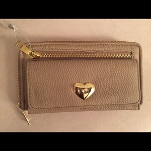 NEW tan colored wallet