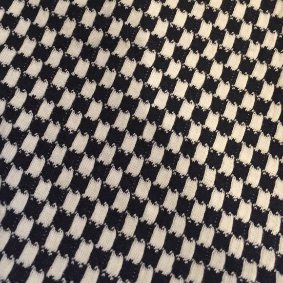 Checkered skirt - Picture 2 of 2