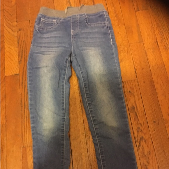 Skinny jeans girls