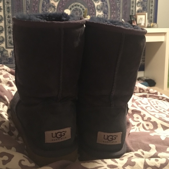 Uggs - Picture 1 of 3
