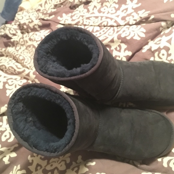 Uggs - Picture 3 of 3