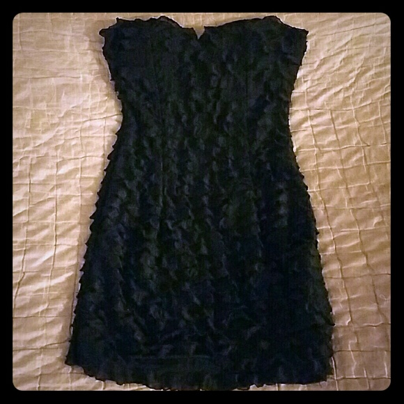 Strapless LBD