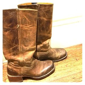 Frye Campus 14L size 7