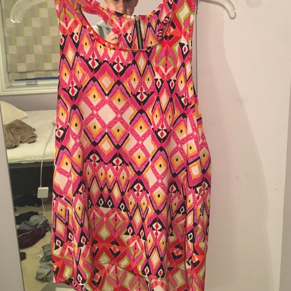 Multi-colored zippered tank top