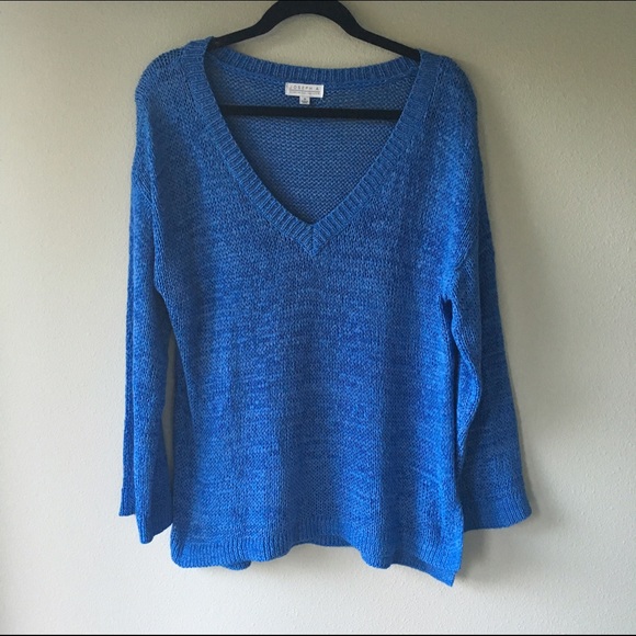 Blue Long Sleeve V Neck Soft Knitted Sweater M