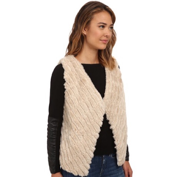 BB Dakota Jackets & Blazers - 💥 BB Dakota Tan Fur Vest