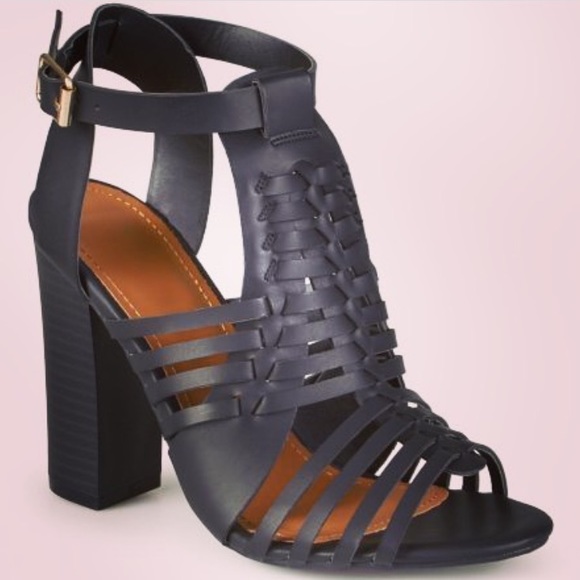 SOLD!!! American Eagle black heels