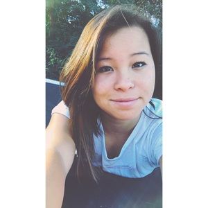 Meet your Posher, Lauren