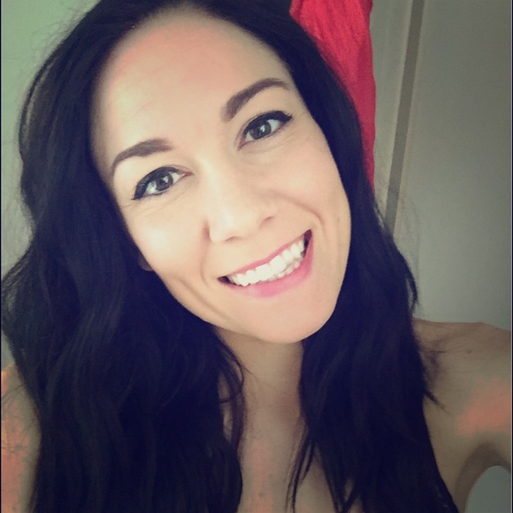 Meet your Posher, Anne! - Picture 1 of 4