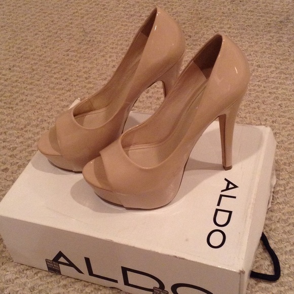NUDE ALDO Platform Heels