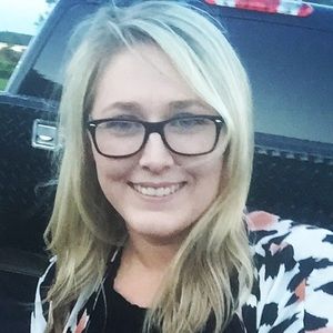 Meet your Posher, Cortney