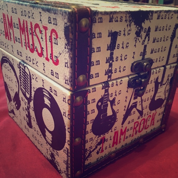 Cute I Am Rock trinket box