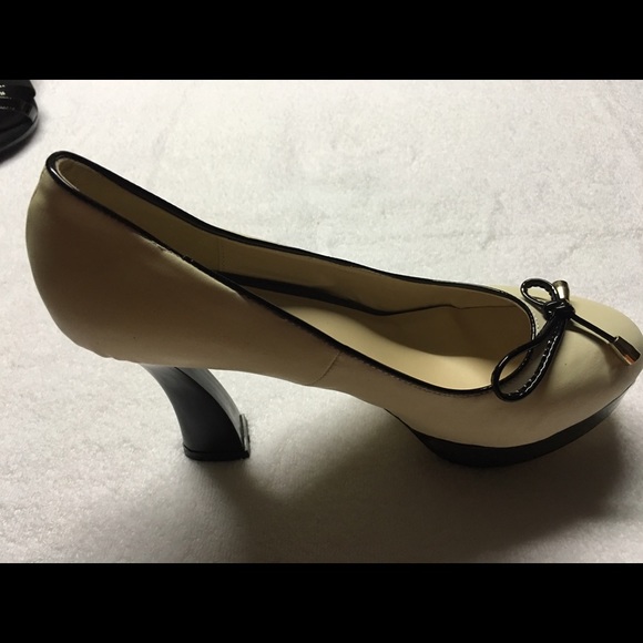 Shoes - Picture 2 of 4