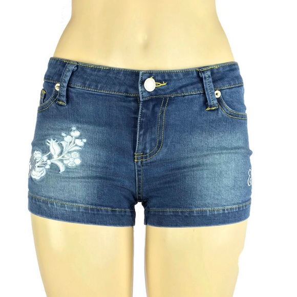 Embroidered denim shorts - Picture 2 of 4