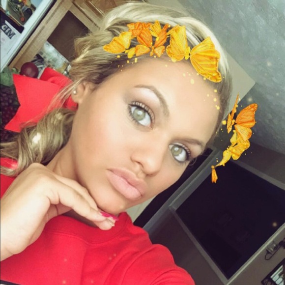 Meet your Posher, Hannah - Picture 1 of 1