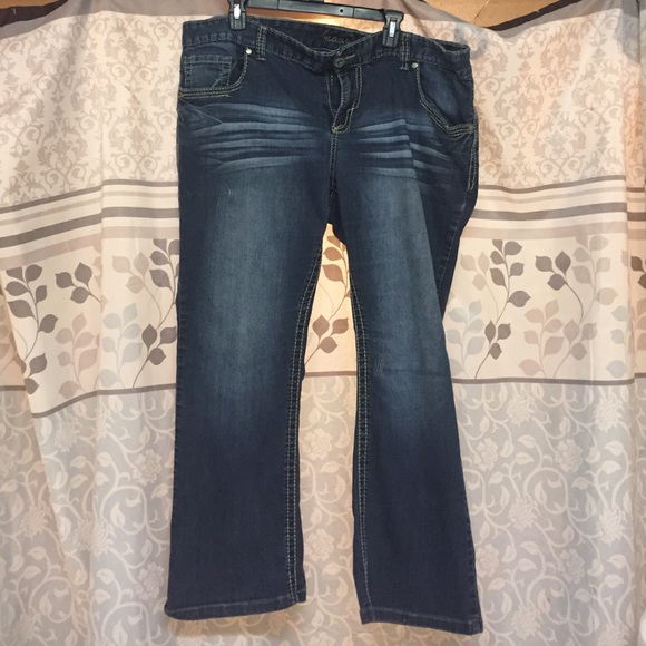 22w Maurice's jeans