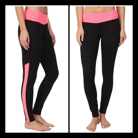 New Balance Pants - 🌺NWT-New Balance Moisture Wicking Leggings🌺