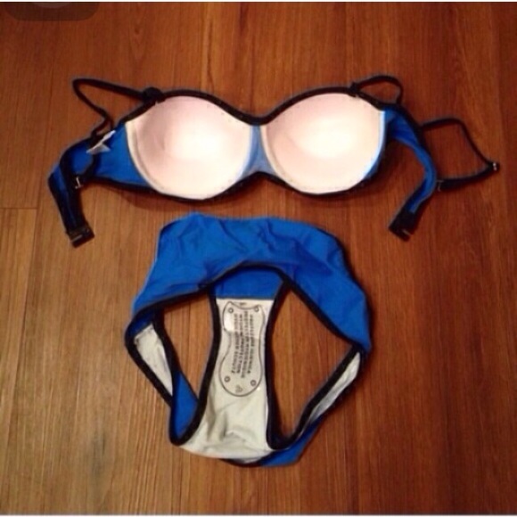 Bikini - Picture 2 of 4