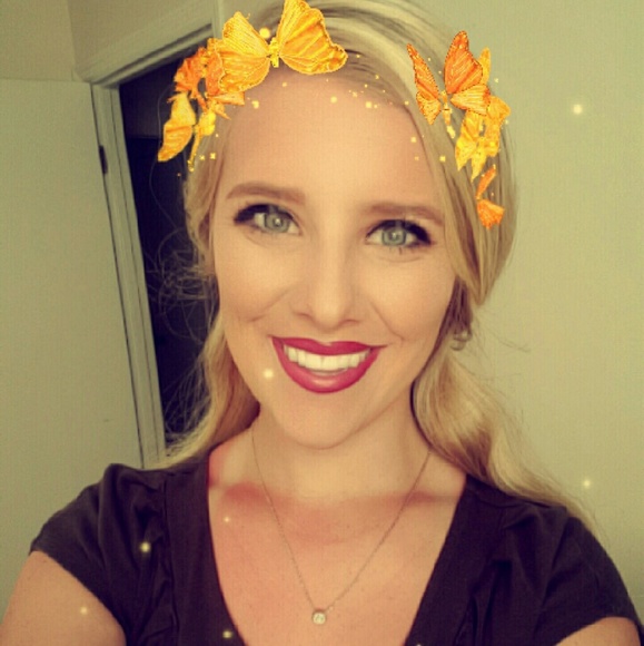 Meet your Posher, Emily