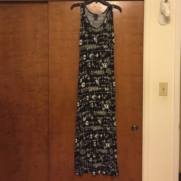 Long Black Tribal Print Maxi Dress 👗