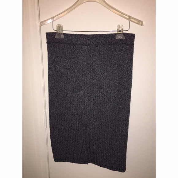 Gray ribbed skirt