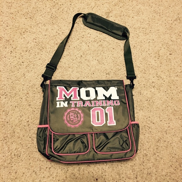 Mom in training Daiper bag - Picture 1 of 4